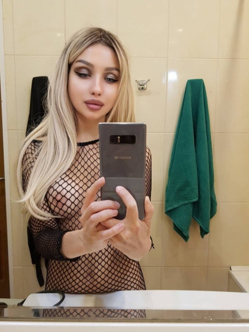 Проститутка Питера Карина с 3 размером груди предлагает интим услуги у метро Проспект Славы  +7(981)155-42-85 - фото 2